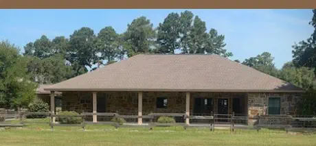 A picture of the house that is available when hunting in hunstville texas with TEN26 Outdoors